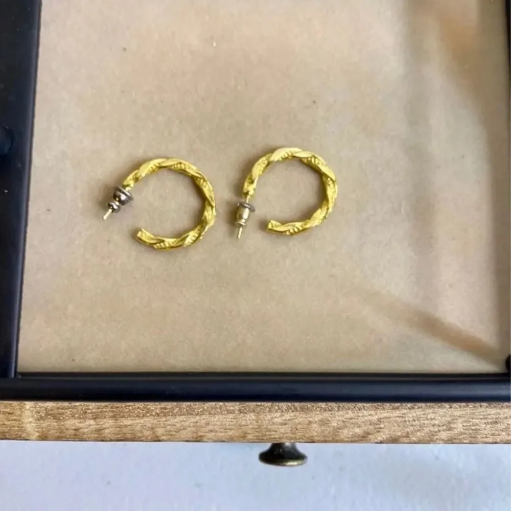 Retro Gold Twist‎ Hoop Earrings
